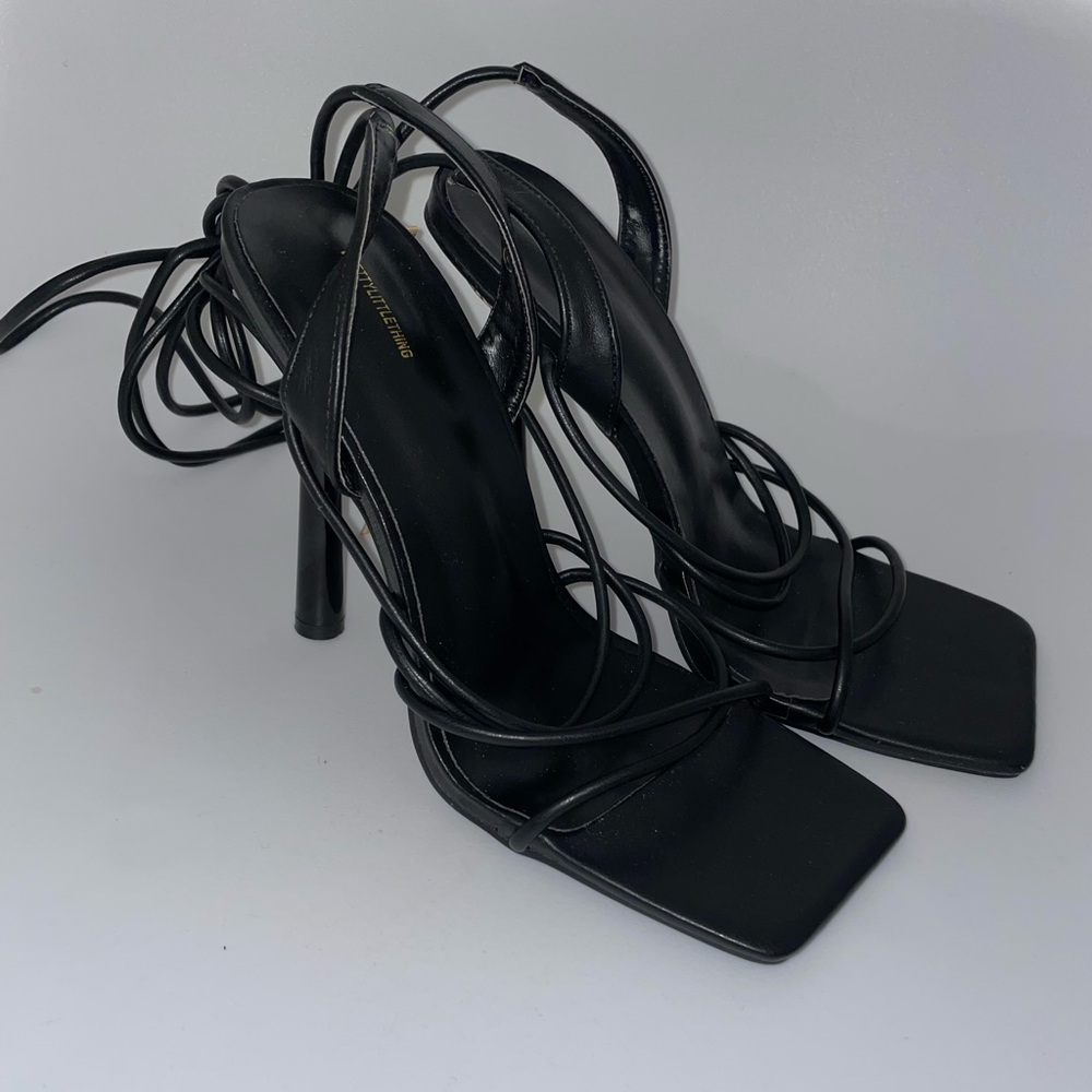 PrettyLittleThing PLT Black Strappy / Tie-up Heels